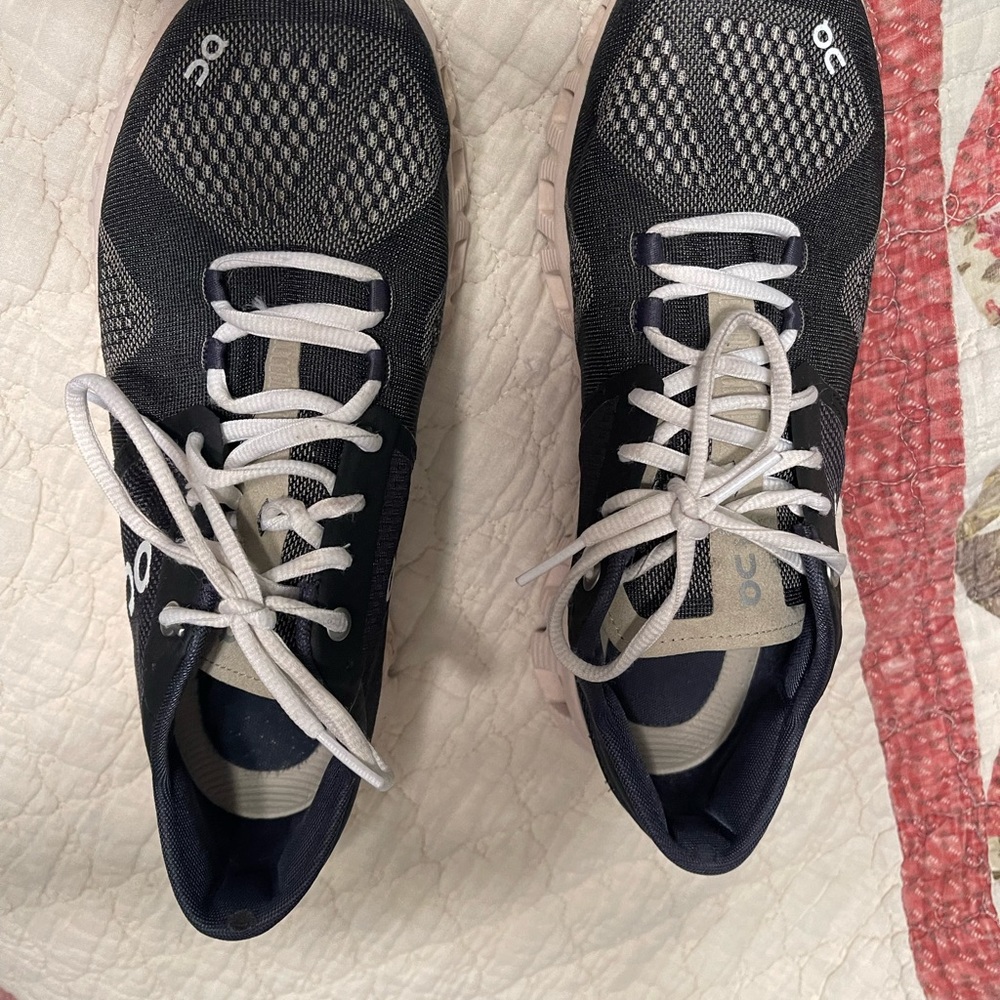 On Cloud Size 9.5 - image 3